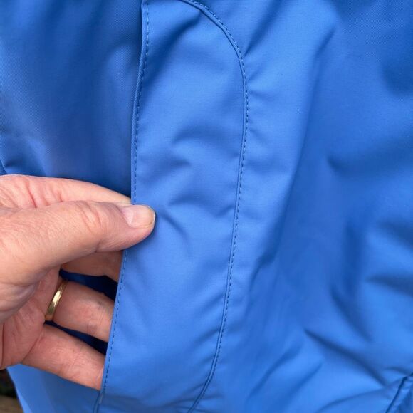 L.L.Bean size Large blue hooded water resistant coat. - Picture 9 of 9